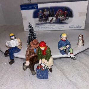 ❌ SOLD ❌ Department 56 “Sitting in the Park” Figurines – Retired Collectible